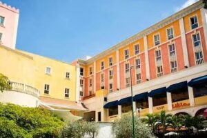 Altamira Village Hotel & Suite