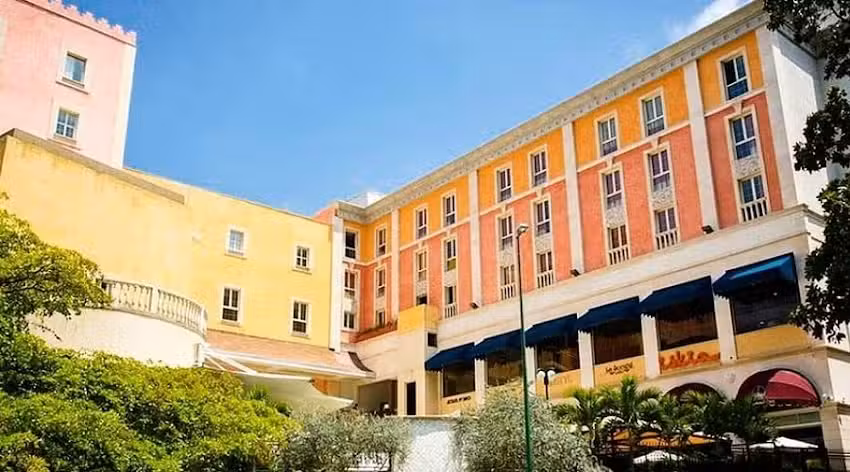 Altamira Village Hotel & Suite