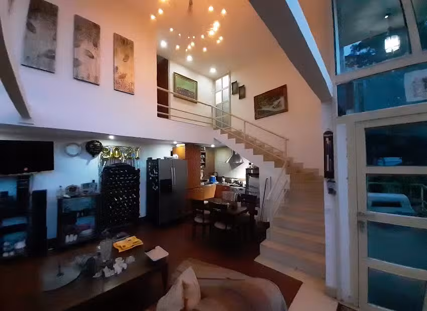 Aparto Suites 132, CA.