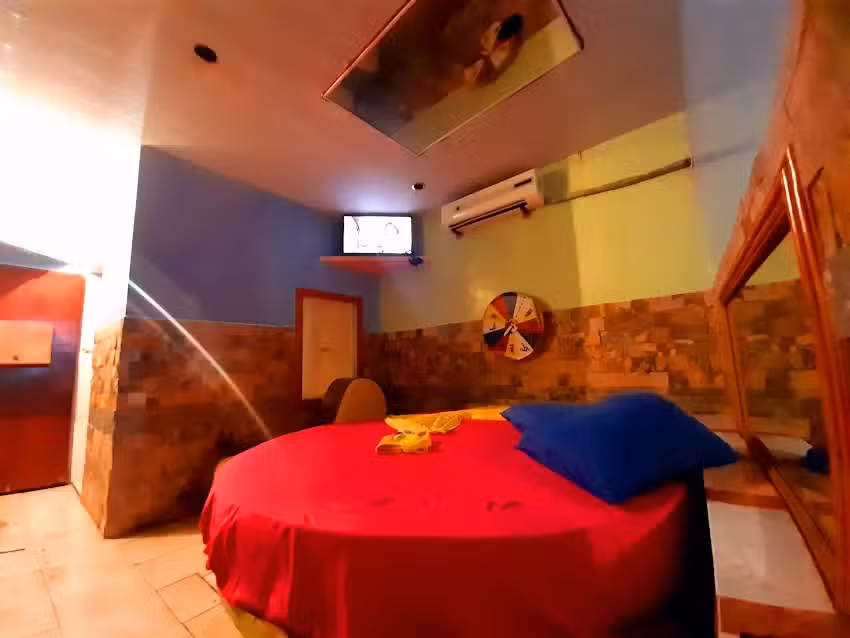 Auto Motel C&oacute;mplice