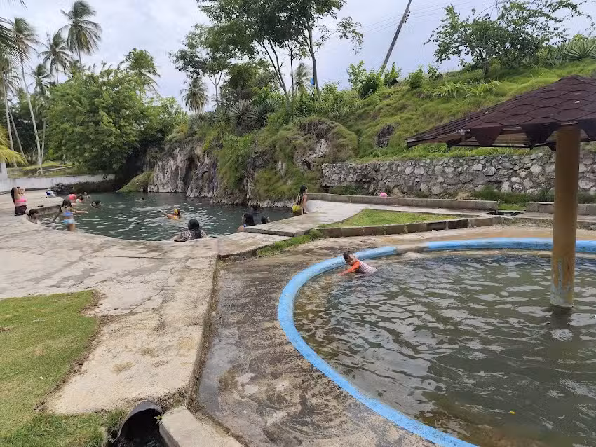Balneario &ndash; Posada &laquo;Poza El Encanto&raquo;