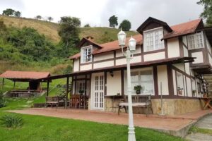 Caba&ntilde;a Monte Tovar