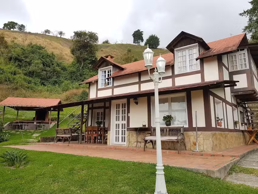 Caba&ntilde;a Monte Tovar