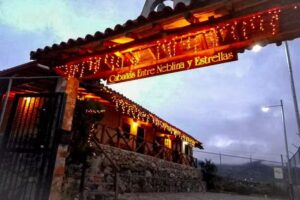 Caba&ntilde;as Entre Neblina y Estrellas