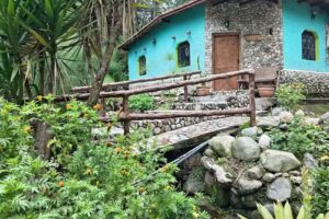 Cabanas Entre Pueblos Y Monta&ntilde;as