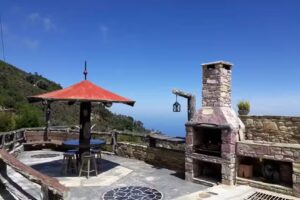 Caba&ntilde;as Villa Roca Galipan