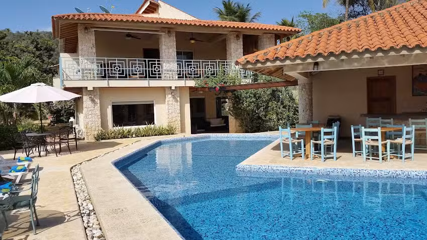 COTOPERI Hotel & Lounge Tucacas