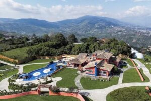 Hotel & Club de Montaña Aguamiel