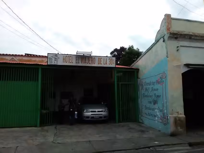 Hotel El Viajero de la 30 C.A.