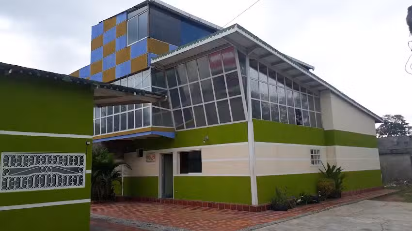 HOTEL FLAMINGO DEBE PUBLICAR UN NUMERO WHATSAPP..GRACIAS