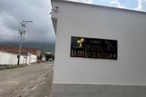 Hotel la estancia suites