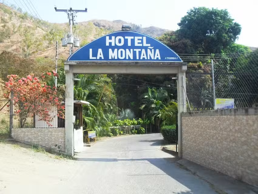Hotel La Monta&ntilde;a