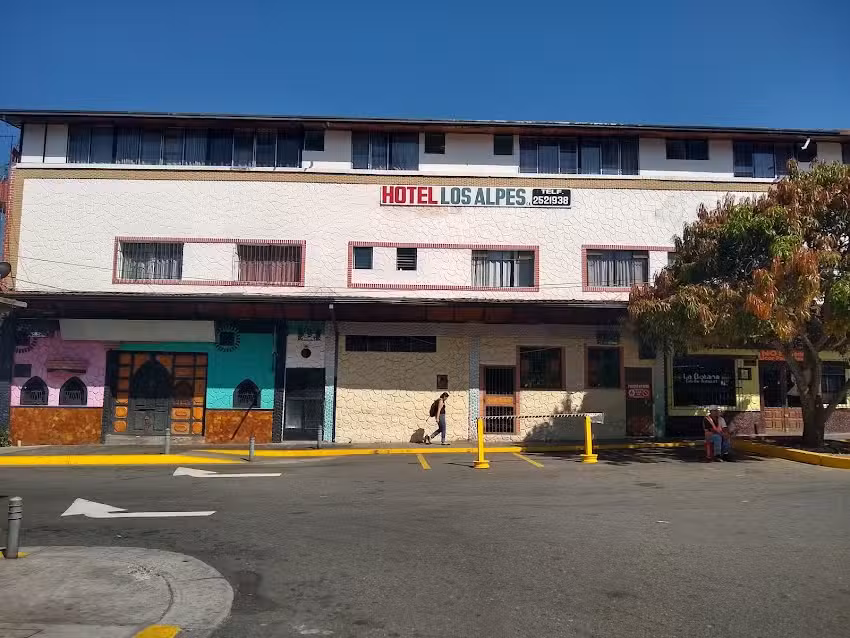 Hotel Los ALpes C.A