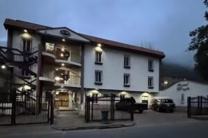 Hotel Magla
