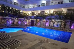 Hotel Tropical Suites