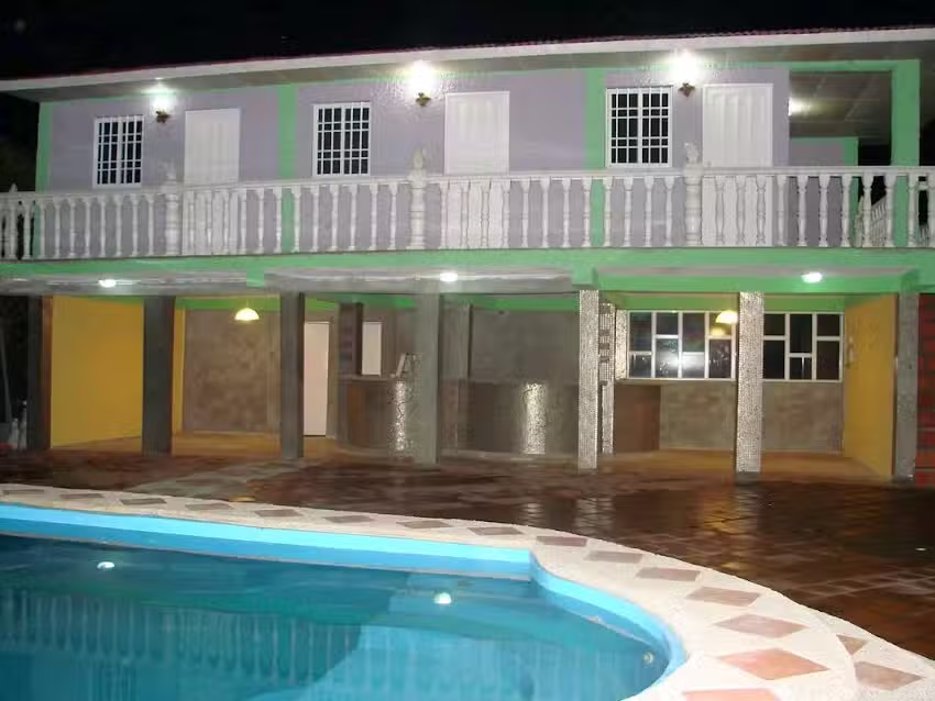 Hotel tur&iacute;stico restaurante el b&uacute;ho c.a