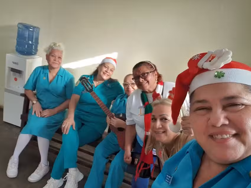 INASS &ndash; Do&ntilde;a Menca de Leoni