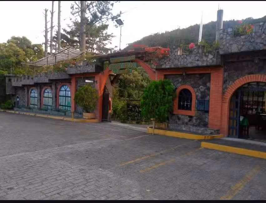 Parador tur&iacute;stico el bosque dorado C.A