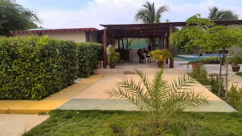 Piscina Villa Santa Fe