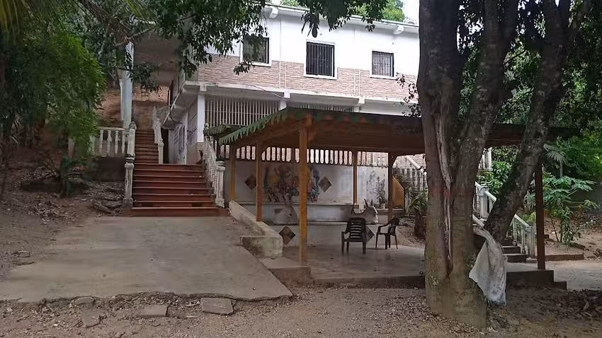 Posada La L&iacute;nea