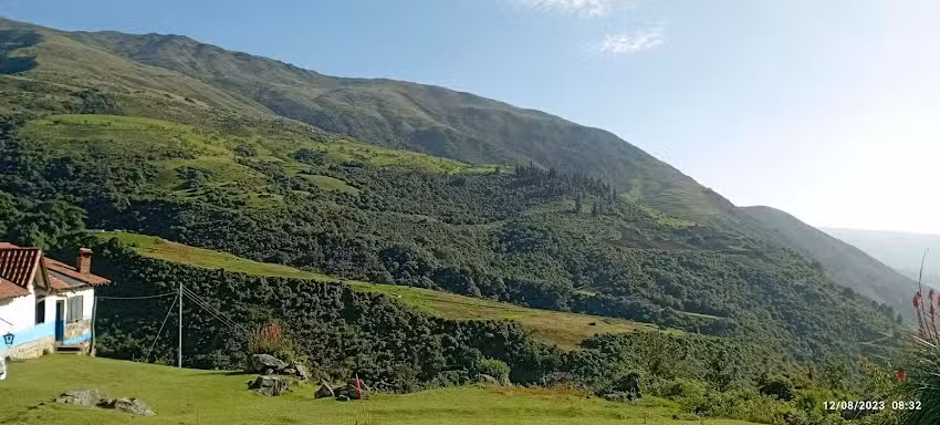Posada Los Gil Y Capilla El Baho