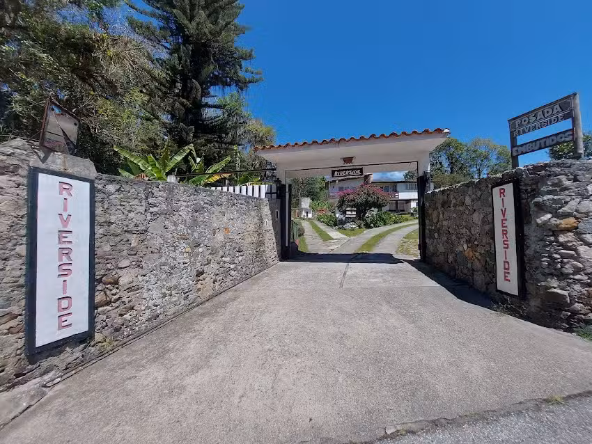 Posada y embutidos Riverside