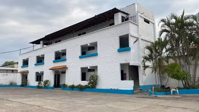 Qui&ntilde;ones Residencias Campo Real