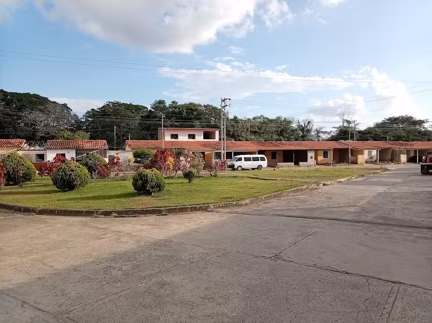 Urb. Brisas del Eneal