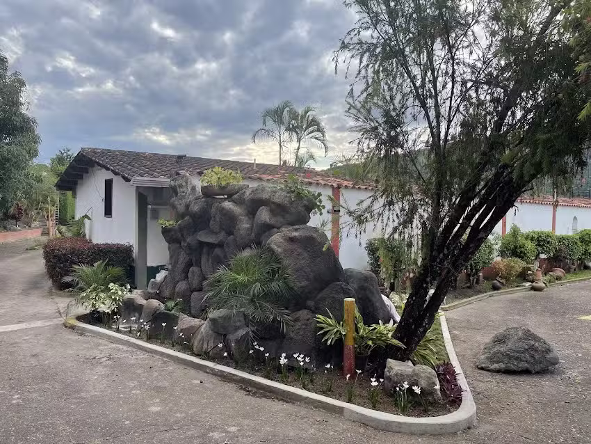 Valle Hondo Hotel c.a.